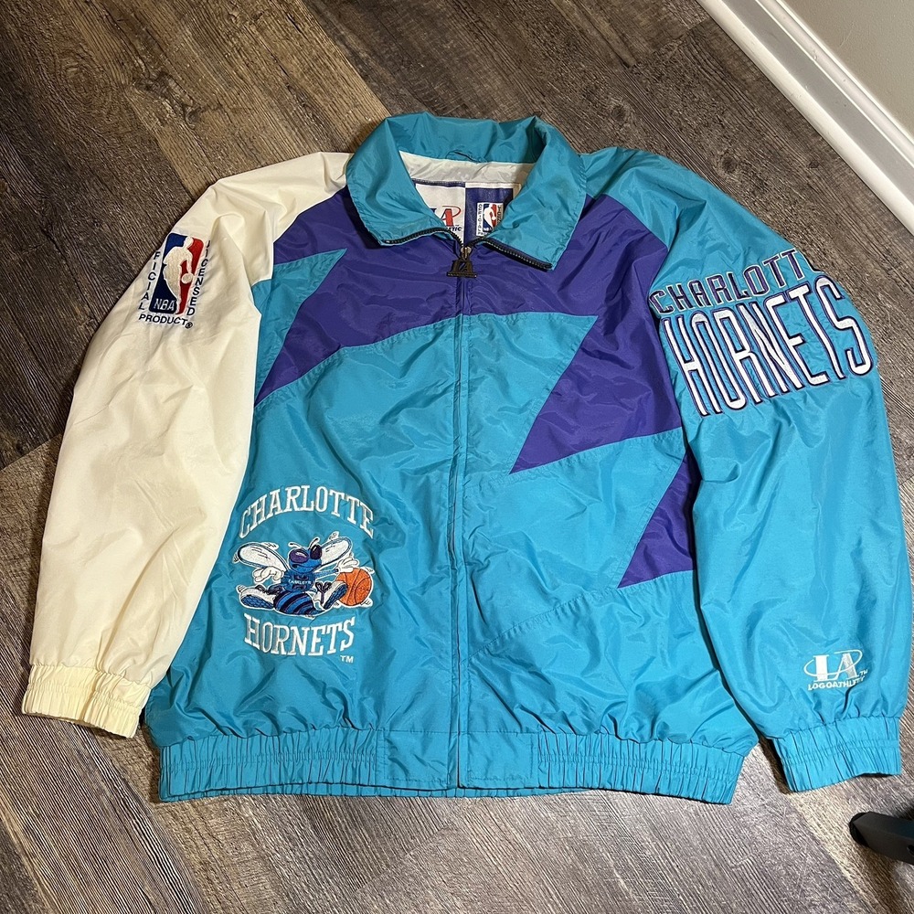 Vintage 1990s Charlotte hornets logo athletic shark tooth windbreaker size XL
